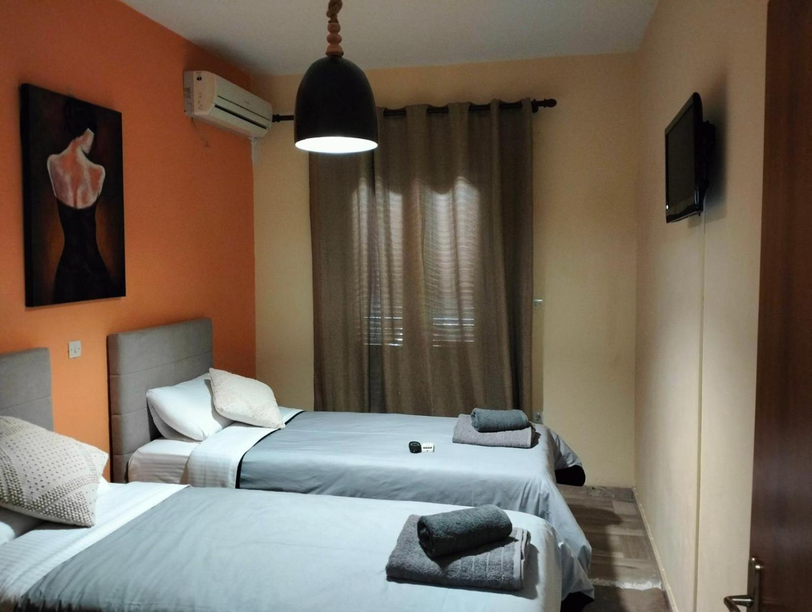 טולון Helens Apartment מראה חיצוני תמונה